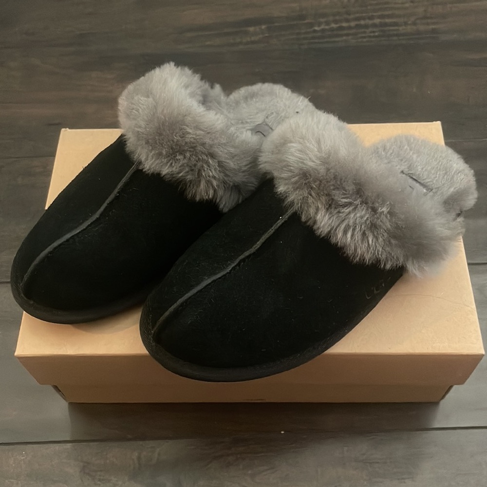UGG slippers scuffette II black